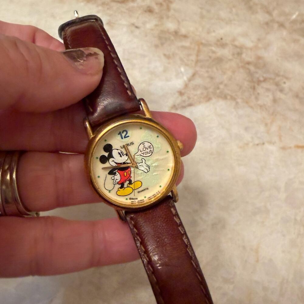 Vintage 90’s Lorus Brown Leather Mickey Mouse Watch